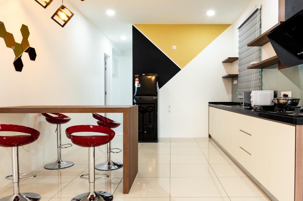 Southwest Island Suite By D Imperio Homestay Bayan Lepas Zewnętrze zdjęcie